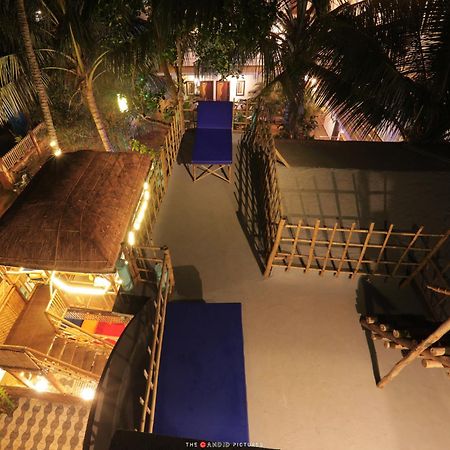 Tropical Wave Hostel Morjim Goa Екстериор снимка