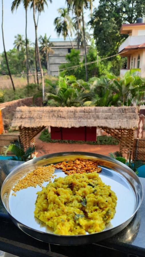Tropical Wave Hostel Morjim Goa Екстериор снимка