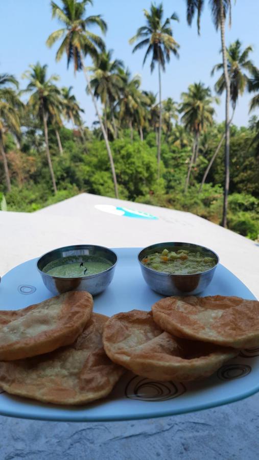 Tropical Wave Hostel Morjim Goa Екстериор снимка