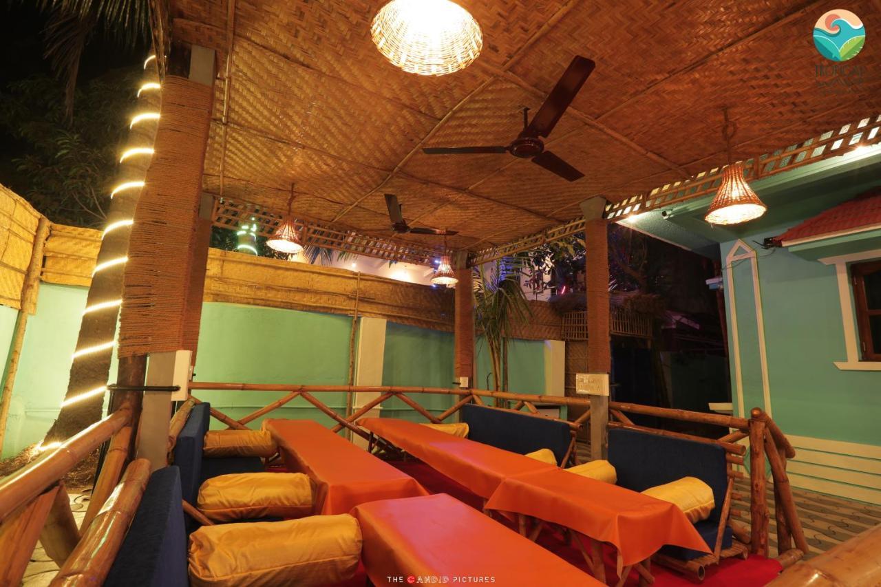 Tropical Wave Hostel Morjim Goa Екстериор снимка