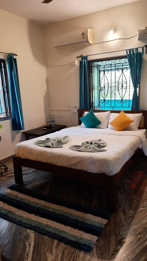 Tropical Wave Hostel Morjim Goa Екстериор снимка