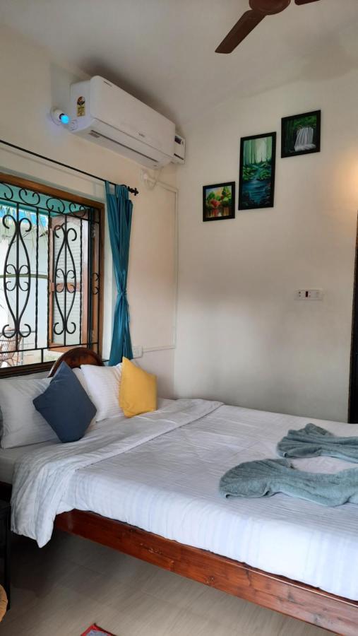 Tropical Wave Hostel Morjim Goa Екстериор снимка
