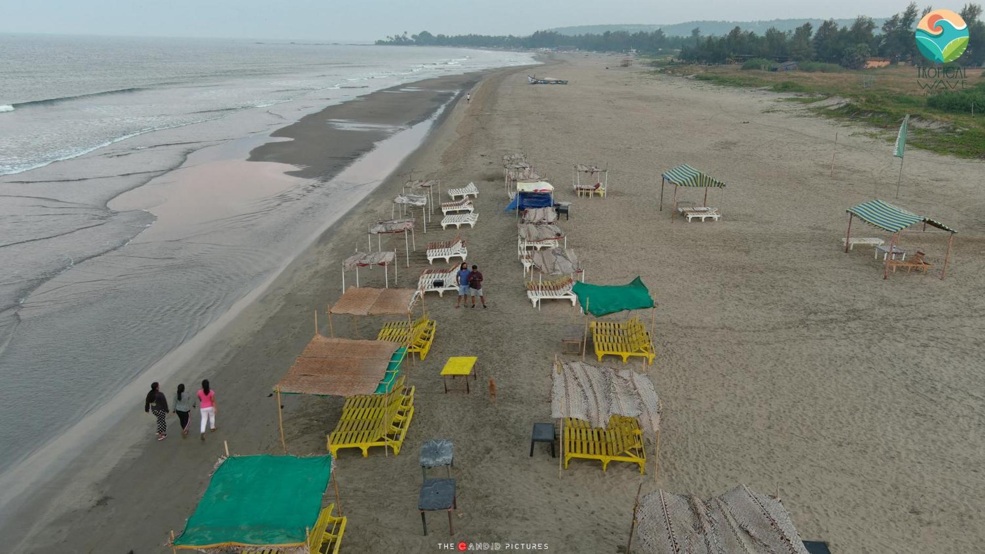 Tropical Wave Hostel Morjim Goa Екстериор снимка