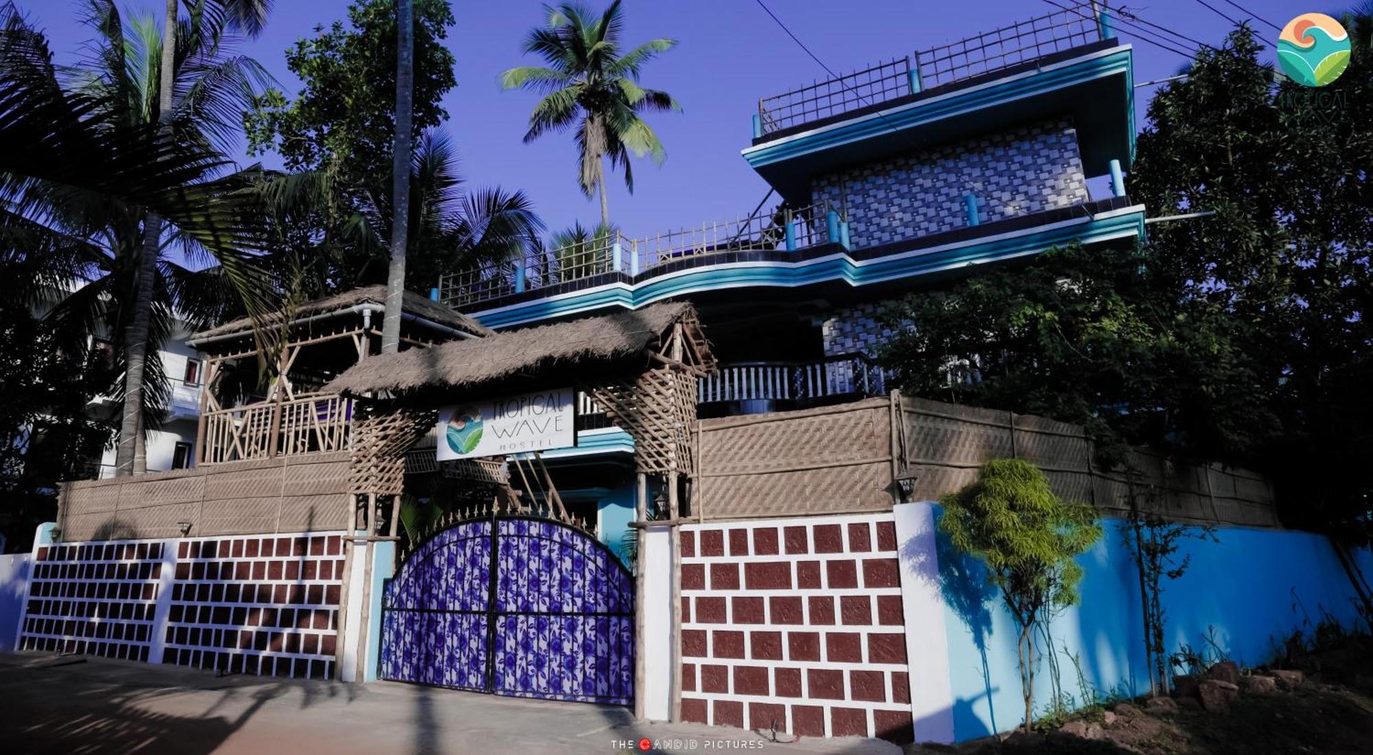 Tropical Wave Hostel Morjim Goa Екстериор снимка