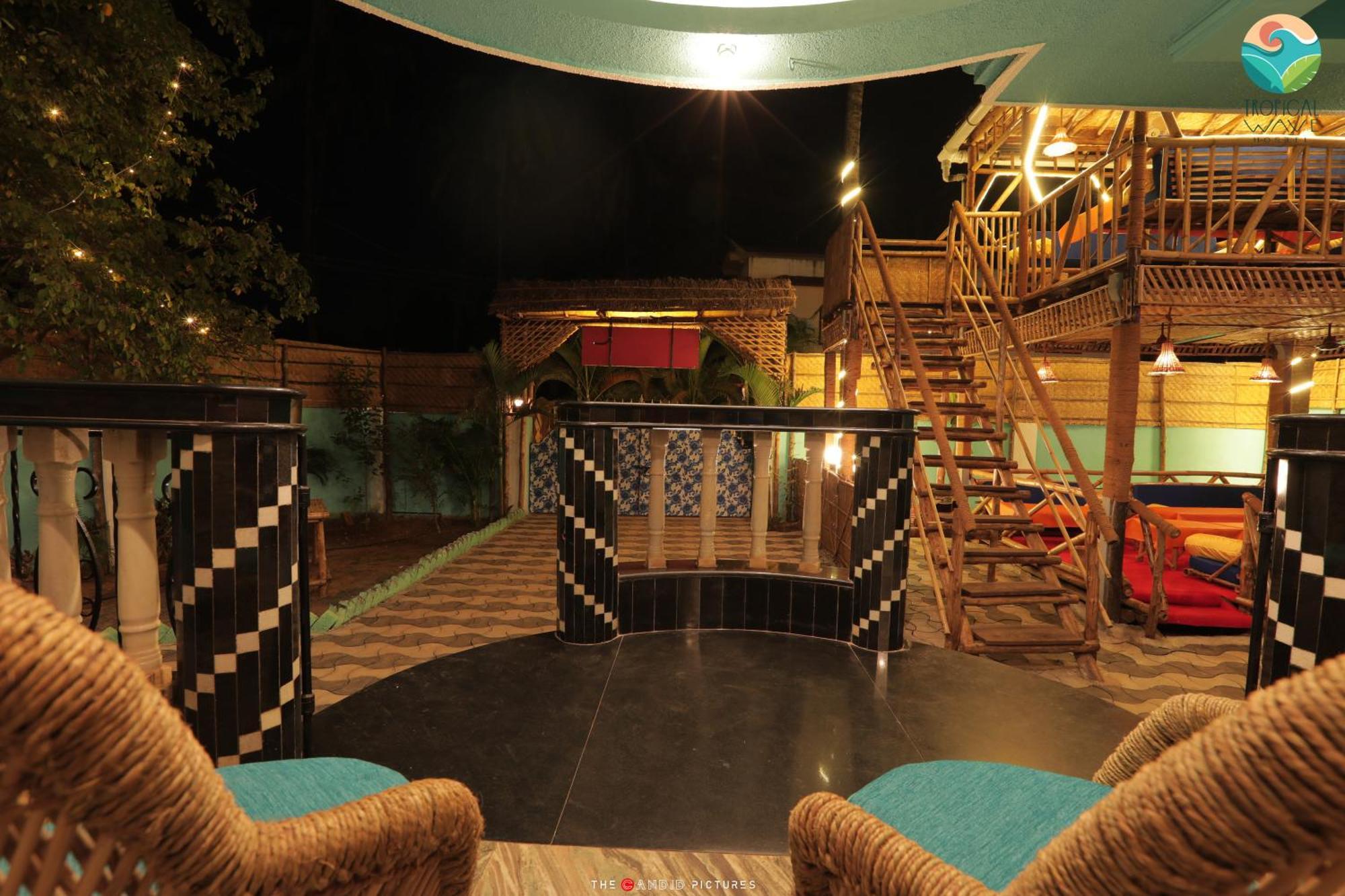 Tropical Wave Hostel Morjim Goa Екстериор снимка