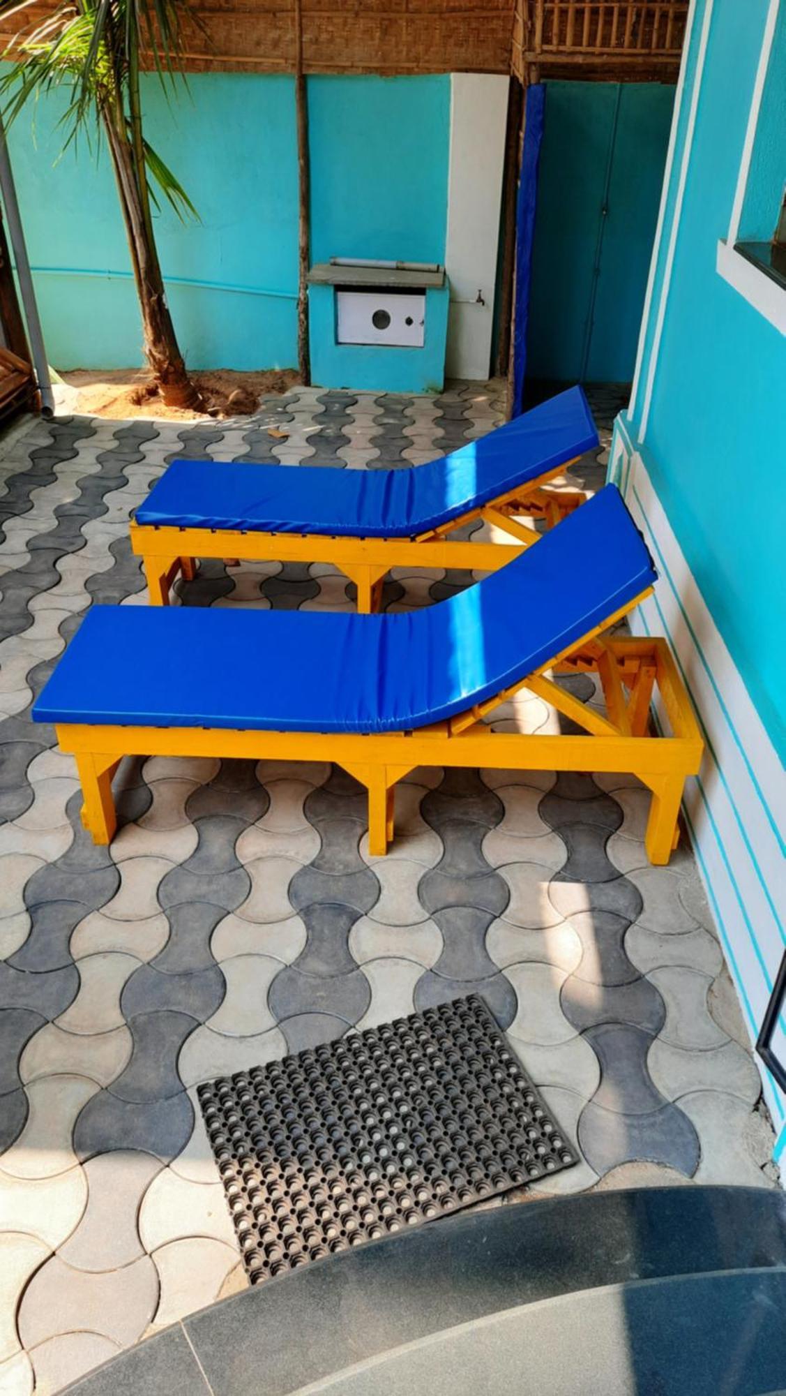 Tropical Wave Hostel Morjim Goa Екстериор снимка